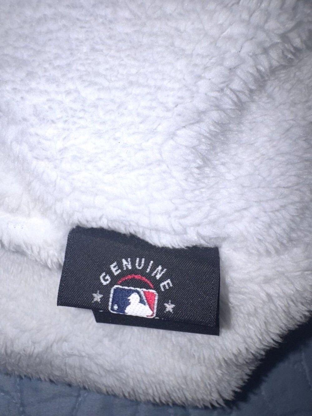 New Era San Francisco Giants Womens Black Knit Beanie Hat With Faux Fur Pom & Fl - Picture 3 of 5